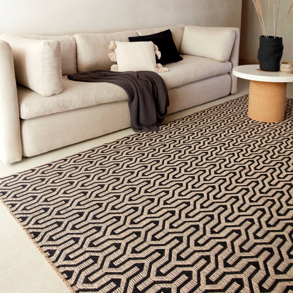 Global Black Lattice Rug
