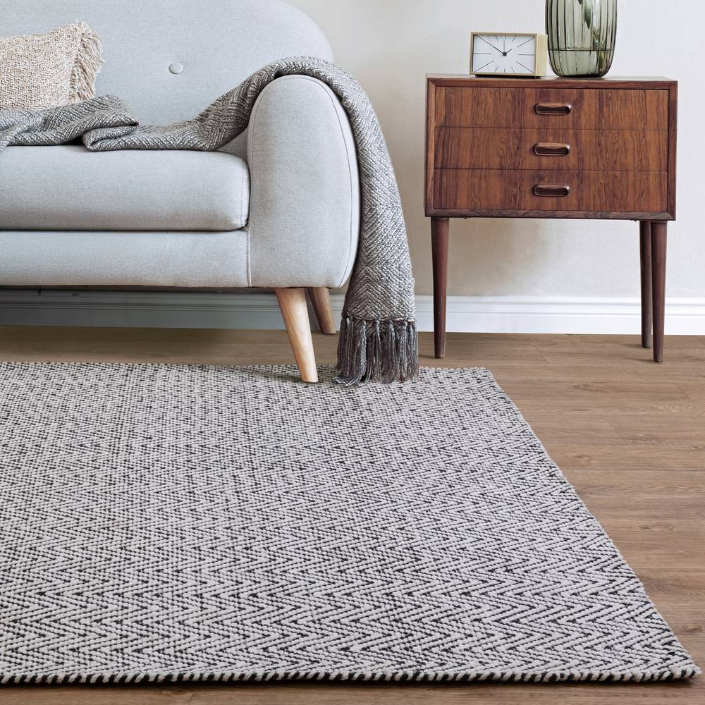 Ives Black/White Rug