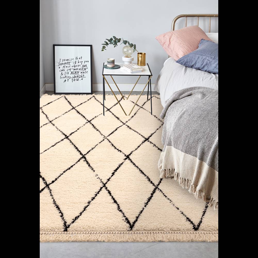 Rocco RC08 Cream Diamond Rug